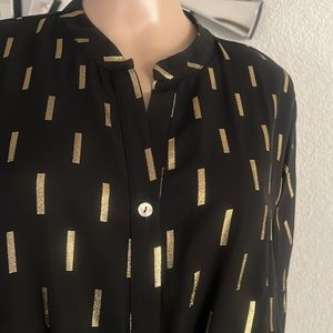 NWT (SWEET RAIN) ladies, long sleeve, shinny gold with silky black,blues size XL